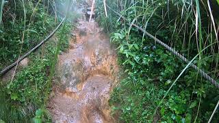 下雨中大屯山連峰O型 大屯山西峰南峰很好滑