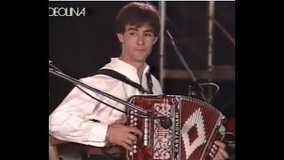 Silvano Fadda   gruppo  folk ballo  sardo  danza  con Borore   qualche  anno  fa