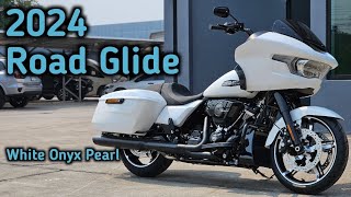 Road Glide 2024 White Onyx Pearl Walkaround Close up detail