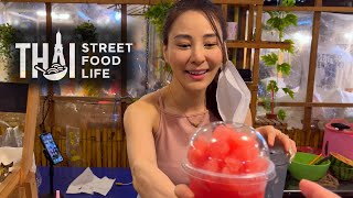 Famous Smoothie Girl @ Jodd Fairs Night Market | Bangkok Thai Street Food