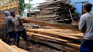 1000 lembar papan kayu mahoni digergaji sawmill langsung kirim ke pelabuhan merak
