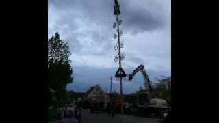 Maibaum in Glött 2010 mit zünftiger Musik