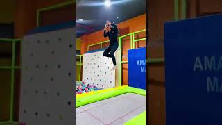 Larky my aca kia ya larki ny😱😱#youtubeshorts #trampoline #subscribe