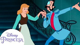 Cinderela Experimenta o Sapatinho de Cristal | Disney Princesa