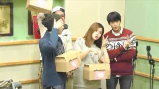 131223 Sukira - Phototaking with Guests