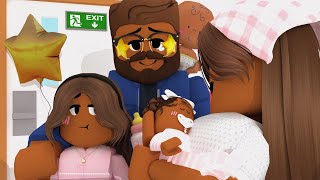 🧸Meeting Our NEW BABY! *FIRST HOME SERIES* Roblox Family Roleplay #bloxburg