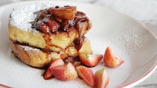 เฟรนช์โทสต์สตรอว์เบอร์รีบอลแซมมิกซอส French Toast with Strawberry Balsamic Sauce