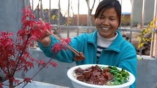 农村的生活累并快乐着。今天的豪华版牛肉面，老妈说从来没吃过