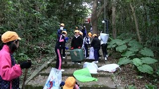 種子島の学校活動：住吉小学校住吉神社で落葉拾い清掃活動