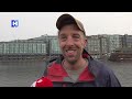 reddingsactie amsterdam centraal omwonende houdt hoofd van drenkeling boven water