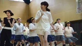 トリンドル玲奈 現役女子高生100人と鬼ごっこ！細い足で猛ダッシュ！ 映画「リアル鬼ごっこ」