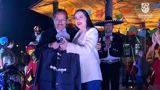 La Alcaldesa Sandra Cuevas entregó, en la Plaza Garibaldi, trajes a los mariachis.❤️❤️