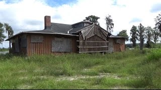 Urban Exploration: Abandoned House #8 (House On A Lake)