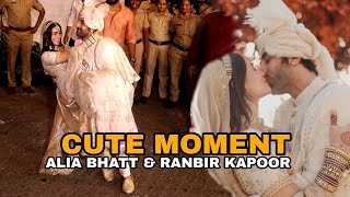 Ranbir Kapoor & Alia Bhatt FIRST VIDEO After Marrige | CUTE MOMENT