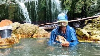 AMAZING FOUND,.! MAN UNDERWATER WORLD RECORD,! FINDING GOLD WHILE SCUBA DIVING | सोने की तलाश मूवी