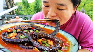 Aduo fried the field eels without removing entrails, do you dare to eat them?