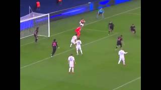 Zlatan Ibrahimovic Makes a Goal-Line Save with His Head for PSG vs. Shakhtar