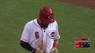 STL@CIN: Hamilton reaches first with a terrific bunt