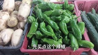 四川成都猪肉暴跌，看看跌到多少钱1斤了，终于可以大口吃肉了