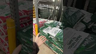 HydraPeat Peat Moss Blend vs Majestic Earth Sphagnum Peat Moss at Lowe’s