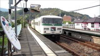 片瀬白田駅を通過　特急「踊り子」号