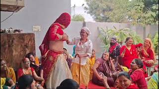 #dance मस्ती भरा चटपटा डांस 💃 जितनी तारीफ करो उतनी कम 😜सास बहू की जोड़ी का😘