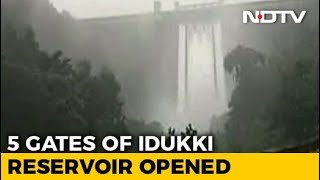 Shutter Open At Idukki's Cheruthoni Dam After Heavy Rainfall In Kerala Shutter Open At Idukki's Cheruthoni Dam After Heavy Rainfall In Kerala