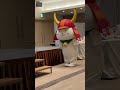 ひこにゃん ファンクラブの集いのクイズの解答を実演する