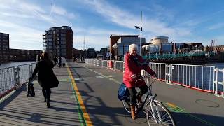 Zaandam - Noodbrug voor voetgangers en fietsers over de voorzaan bij de Wilhelminabrug