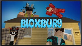 Sneaking Into Houses On Bloxburg Feat Pan Rblx Hollpiglet