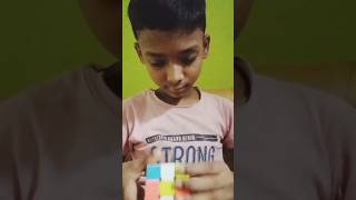 Rubik's cube solve Kaise kare 🤔🤯 || how to solve a Rubik's cube 😎 #shorts #viral #ytshorts