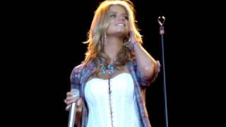 Jessica Simpson Talks about John Mayer at her Concert