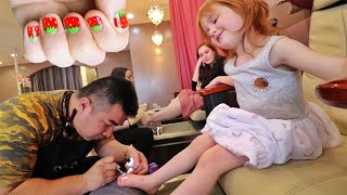 ADLEY PRINCESS MAKEOVER!! Surprise Date with Mom for my FIRST manicure and pedicure!