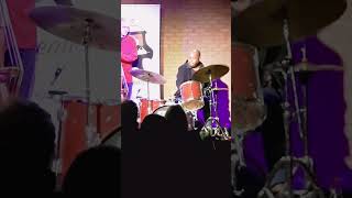 Gene Jackson plays drumsolo!