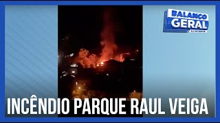 Incêndio no Parque Raul Veiga deixou casa destruída, mas ninguém se feriu