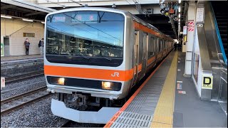 E231系0番台MU19編成が回送電車として警笛を鳴らして大宮駅を発車するシーン（回2651M）2022.2.17