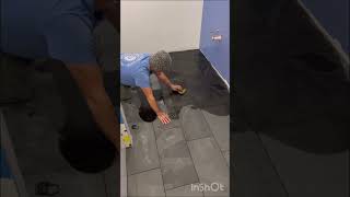 Grouting 目地材を入れます。 #renovation #tiles #リノベーション #bathroom #remodel