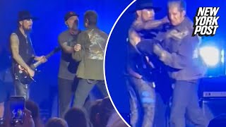 Video shows Jane’s Addiction frontman Perry Farrell hitting guitarist Dave Navarro onstage