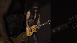 Guns N' Roses - Welcome To The Jungle - Slash Guitar Solo (LIVE)