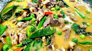 แกงเขียวหวานเนื้อติดมัน | Thai green curry.