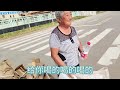 偶遇拾荒老奶奶，帮不了什么，买瓶水给老人家【唐大宝的治愈之旅】