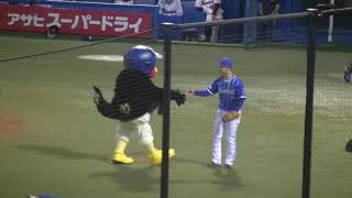 神宮球場におじゃまします！／【10.9決戦】つば九郎先生と絡むロペス、筒香、柴田も！／2018.10.9　東京ヤクルトスワローズ×横浜DeNAベイスターズ　神宮球場