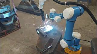 Collaborative robotic automation | Universal Robots Cobots