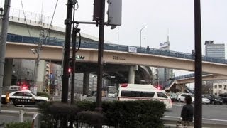 緊急走行!!警視庁パトカー救急車並んで赤信号交差点通過!! Police Car Ambulance Responding