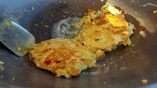 ไข่เจียวกะทะใหญ่ -Big Thai Omelette