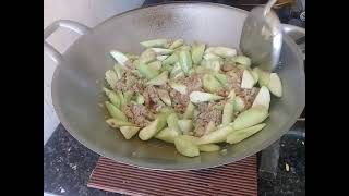 ឆាមីសួជាមួយសាច់ជ្រូក| fried noodle with pork.