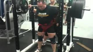 Francis Rousseau - Equipped Reverse Green Band Squat (Strap down) 675 lbs