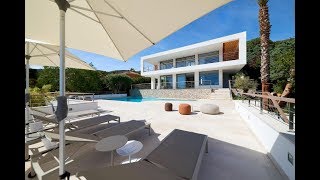 VON POLL IMMOBILIEN MALLORCA: Einzigartige Villa mit fantastischem Meerblick