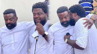 AREMU AFOLAYAN’S PUBLIC APOLOGY TO KUNLE AFOLAYAN : A HEARTFELT MOMENT AT THEIR MOM’S BURIAL