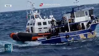 Migranti, Capitaneria Porto di Ischia salva 130 persone